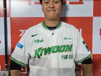 키움 김건희 데뷔 첫 만루홈런 터뜨려 팀 승리 이끌어